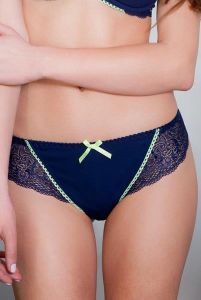 Ava 1227 stringi