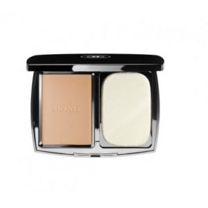 Chanel Vitalumiere Compact Douceur (W) podkład w kompakcie 50 Beige 13g